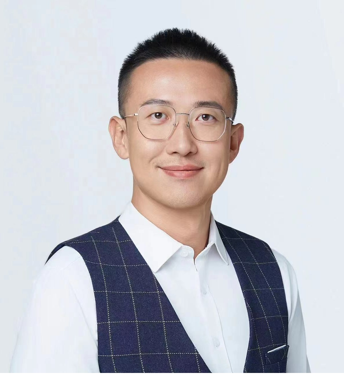广发在线手机版（大中国区）创新论坛第一千五百八十九讲：机器学习在材料模拟设计中的应用研究