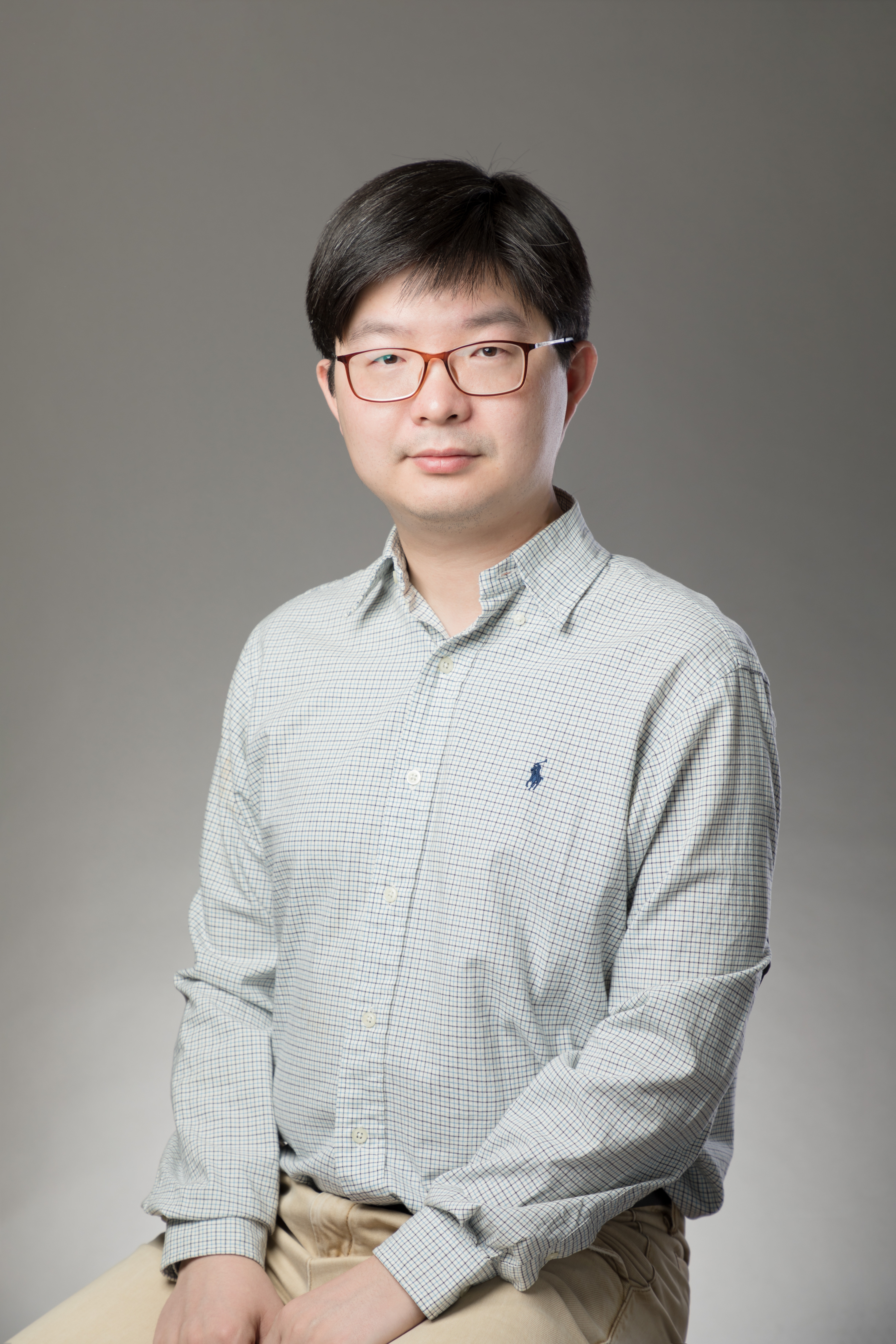 广发在线手机版（大中国区）创新论坛第一千六百五十三讲：On the Painleve II hierarchy and  their applications