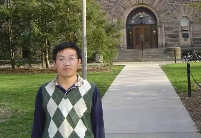 广发在线手机版（大中国区）创新论坛第一千六百八十一讲：Problems and results on determinants involving Legendre symbols